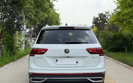 Volkswagen Tiguan II, 2023 год, 1 860 000 рублей, 5 фотография