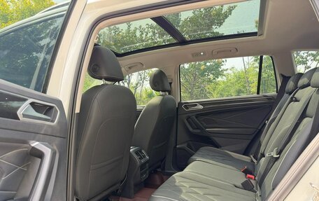 Volkswagen Tiguan II, 2023 год, 1 860 000 рублей, 8 фотография