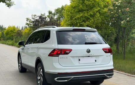 Volkswagen Tiguan II, 2023 год, 1 860 000 рублей, 6 фотография
