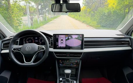 Volkswagen Tiguan II, 2023 год, 1 860 000 рублей, 9 фотография