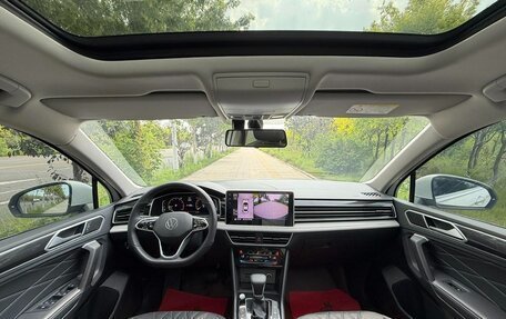 Volkswagen Tiguan II, 2023 год, 1 860 000 рублей, 10 фотография