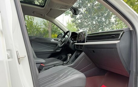 Volkswagen Tiguan II, 2023 год, 1 860 000 рублей, 17 фотография