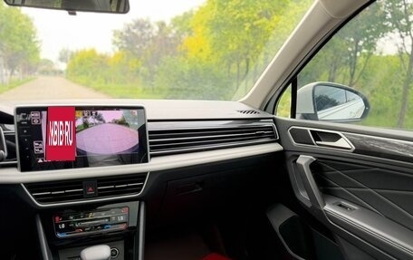 Volkswagen Tiguan II, 2023 год, 1 860 000 рублей, 14 фотография
