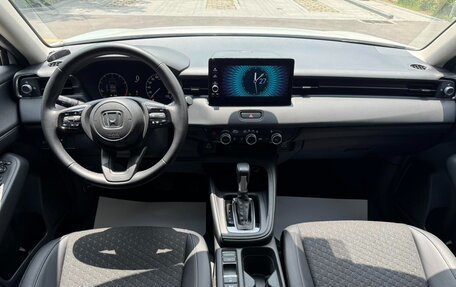 Honda Vezel, 2023 год, 1 370 000 рублей, 16 фотография
