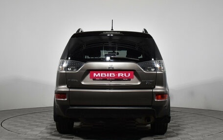 Mitsubishi Outlander III рестайлинг 3, 2011 год, 929 000 рублей, 7 фотография