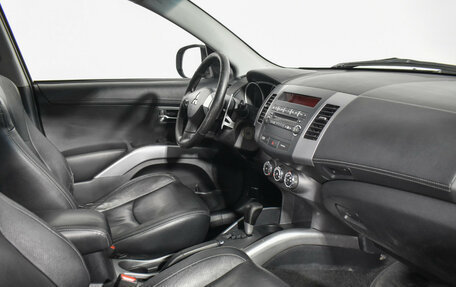 Mitsubishi Outlander III рестайлинг 3, 2011 год, 929 000 рублей, 13 фотография