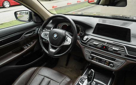 BMW 7 серия, 2018 год, 2 699 000 рублей, 12 фотография