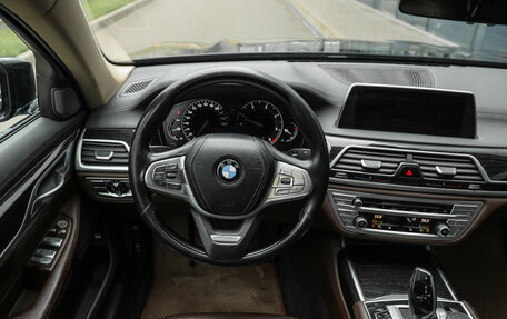 BMW 7 серия, 2018 год, 2 699 000 рублей, 14 фотография