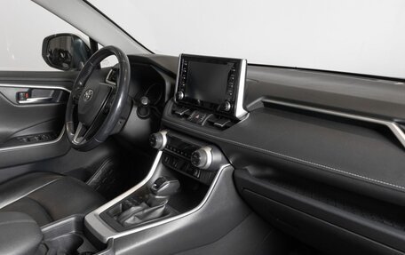 Toyota RAV4, 2021 год, 3 678 000 рублей, 7 фотография