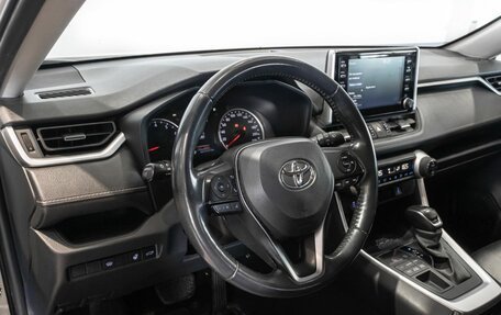 Toyota RAV4, 2021 год, 3 678 000 рублей, 5 фотография