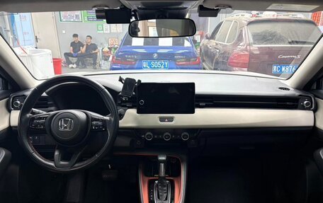 Honda Vezel, 2023 год, 1 370 000 рублей, 10 фотография