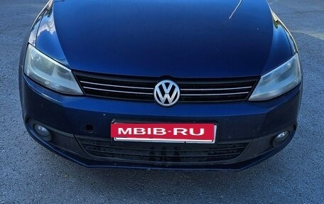 Volkswagen Jetta VI, 2014 год, 1 150 000 рублей, 2 фотография