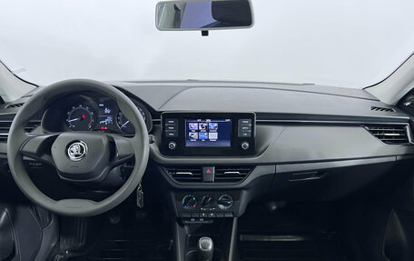 Skoda Rapid II, 2021 год, 1 777 000 рублей, 11 фотография