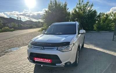 Mitsubishi Outlander III рестайлинг 3, 2014 год, 1 370 000 рублей, 1 фотография