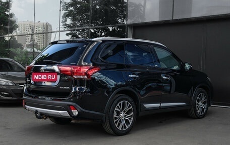 Mitsubishi Outlander III рестайлинг 3, 2018 год, 2 200 000 рублей, 4 фотография