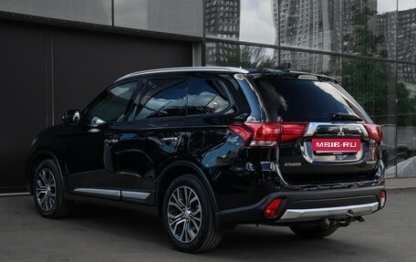Mitsubishi Outlander III рестайлинг 3, 2018 год, 2 200 000 рублей, 7 фотография