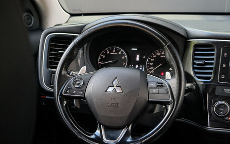 Mitsubishi Outlander III рестайлинг 3, 2018 год, 2 200 000 рублей, 12 фотография