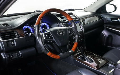 Toyota Camry, 2017 год, 2 151 000 рублей, 15 фотография