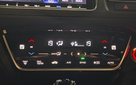 Honda Vezel, 2018 год, 2 350 000 рублей, 22 фотография