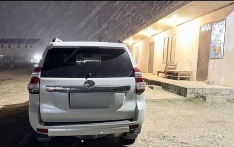 Toyota Land Cruiser Prado 150 рестайлинг 2, 2015 год, 4 200 000 рублей, 2 фотография