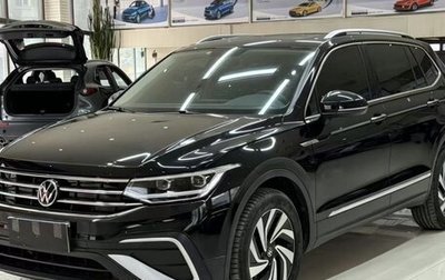 Volkswagen Tiguan II, 2022 год, 2 700 000 рублей, 1 фотография