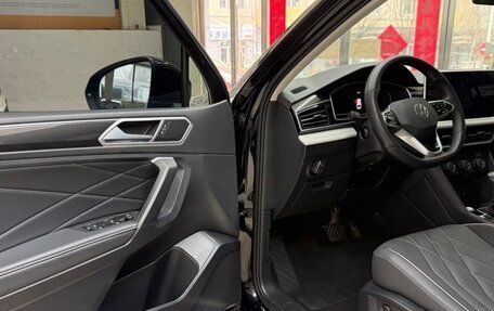Volkswagen Tiguan II, 2022 год, 2 700 000 рублей, 7 фотография