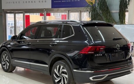 Volkswagen Tiguan II, 2022 год, 2 700 000 рублей, 6 фотография