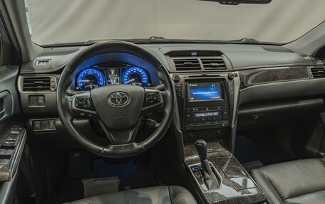 Toyota Camry, 2016 год, 2 090 000 рублей, 10 фотография