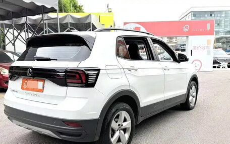 Volkswagen T-Cross I, 2023 год, 1 355 060 рублей, 6 фотография