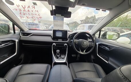 Toyota RAV4, 2019 год, 3 400 000 рублей, 6 фотография