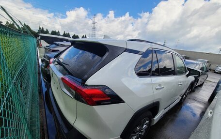 Toyota RAV4, 2019 год, 3 400 000 рублей, 8 фотография