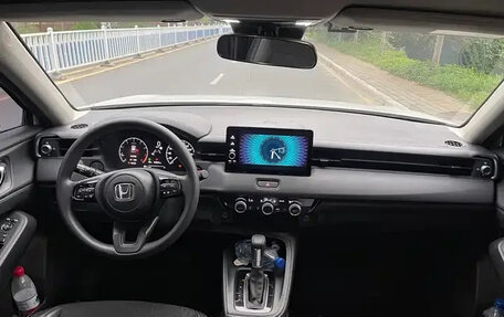 Honda Vezel, 2023 год, 1 500 000 рублей, 17 фотография