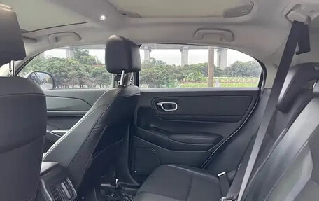 Honda Vezel, 2023 год, 1 500 000 рублей, 27 фотография