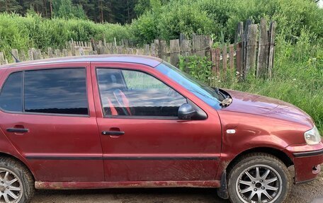 Volkswagen Polo III рестайлинг, 2001 год, 135 000 рублей, 2 фотография