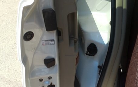 Toyota ISis I, 2010 год, 1 280 000 рублей, 14 фотография