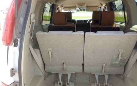 Toyota ISis I, 2010 год, 1 280 000 рублей, 15 фотография