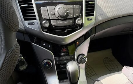Chevrolet Cruze II, 2011 год, 650 000 рублей, 5 фотография