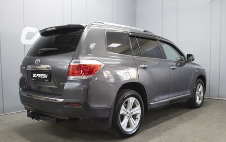 Toyota Highlander III, 2011 год, 1 908 000 рублей, 2 фотография