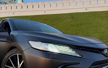 Toyota Camry, 2021 год, 2 990 000 рублей, 2 фотография