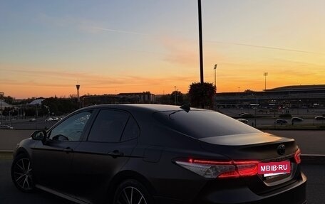 Toyota Camry, 2021 год, 2 990 000 рублей, 3 фотография
