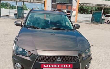 Mitsubishi Outlander III рестайлинг 3, 2012 год, 1 200 000 рублей, 12 фотография