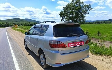 Toyota Ipsum II, 2005 год, 950 000 рублей, 2 фотография
