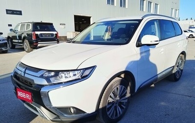Mitsubishi Outlander III рестайлинг 3, 2018 год, 1 833 000 рублей, 1 фотография