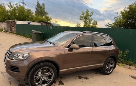 Volkswagen Touareg III, 2011 год, 1 460 000 рублей, 12 фотография