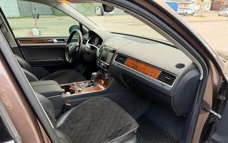 Volkswagen Touareg III, 2011 год, 1 460 000 рублей, 21 фотография