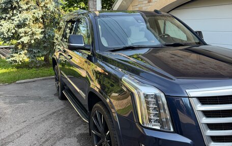 Cadillac Escalade IV, 2018 год, 5 000 000 рублей, 2 фотография