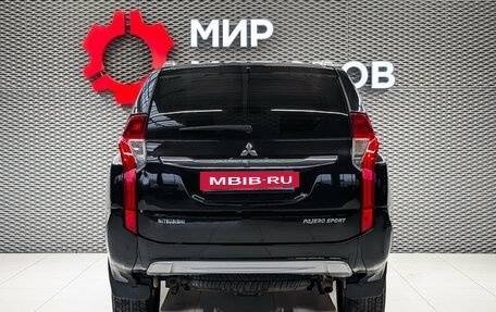 Mitsubishi Pajero Sport III рестайлинг, 2019 год, 3 200 000 рублей, 5 фотография