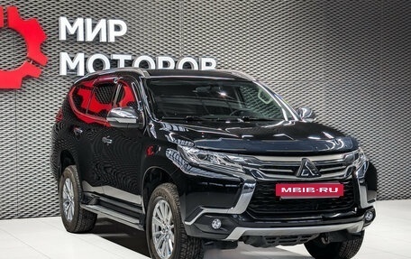 Mitsubishi Pajero Sport III рестайлинг, 2019 год, 3 200 000 рублей, 3 фотография