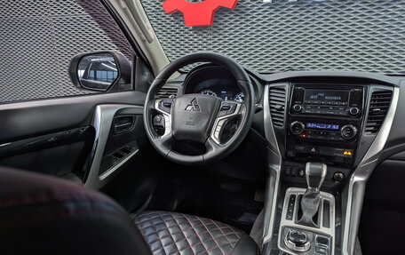 Mitsubishi Pajero Sport III рестайлинг, 2019 год, 3 200 000 рублей, 13 фотография
