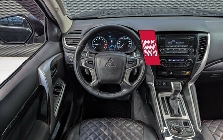 Mitsubishi Pajero Sport III рестайлинг, 2019 год, 3 200 000 рублей, 14 фотография